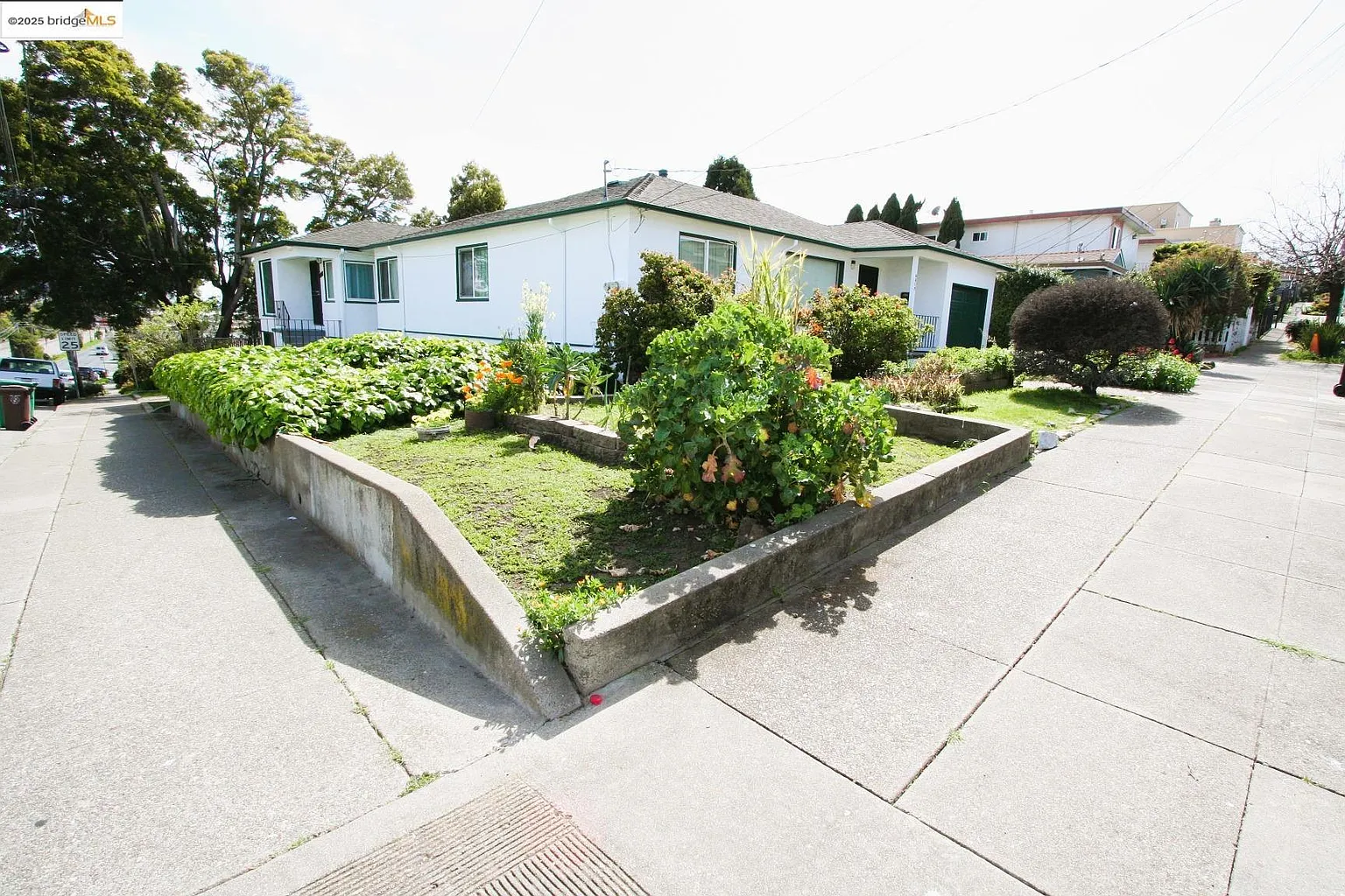5312 Sacramento Ave photo 1