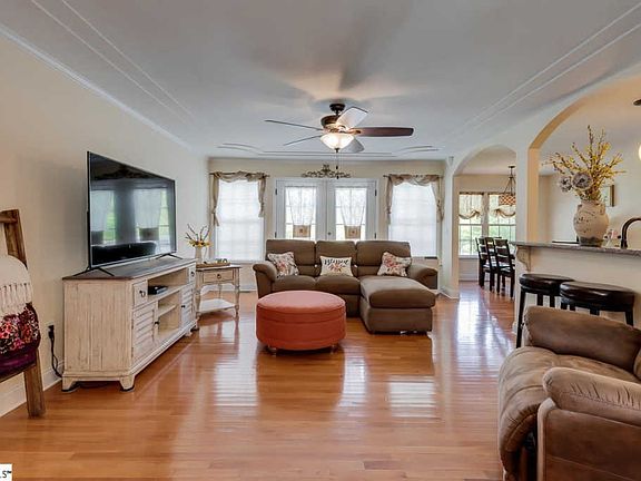 4th image of 133 Haynie Dr