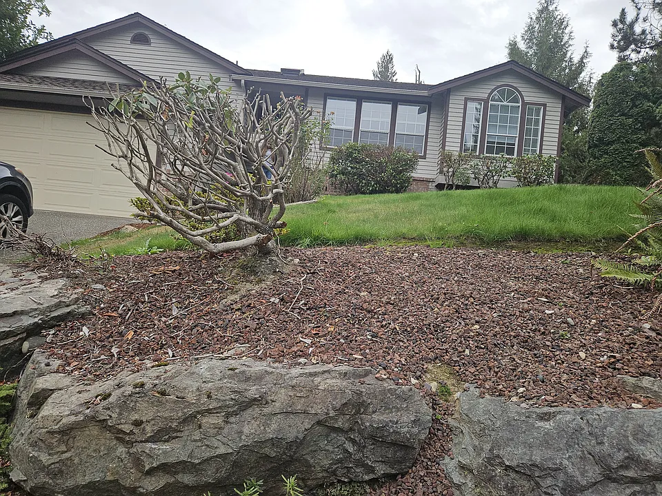18417 Woodbine Dr