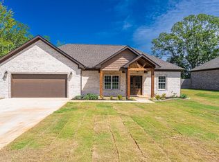 1109 Glendora Ave, Tuscumbia, AL 35674