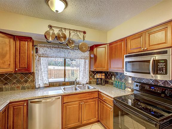 5th image of 3613 Hendrick Dr