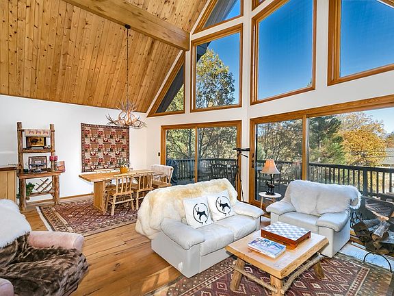 3rd image of 1016 Tirol Ln
