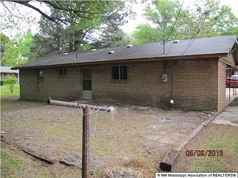 2nd image of 195 Greenbriar Cir