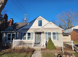 20767 Marter Rd, Grosse Pointe Woods, MI 48236