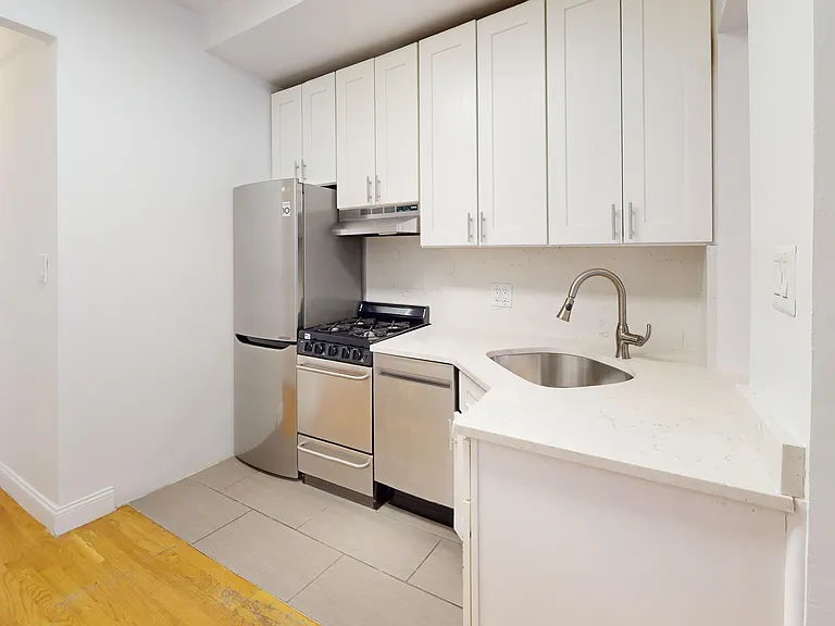 1614 York Ave #5B — Photo 7