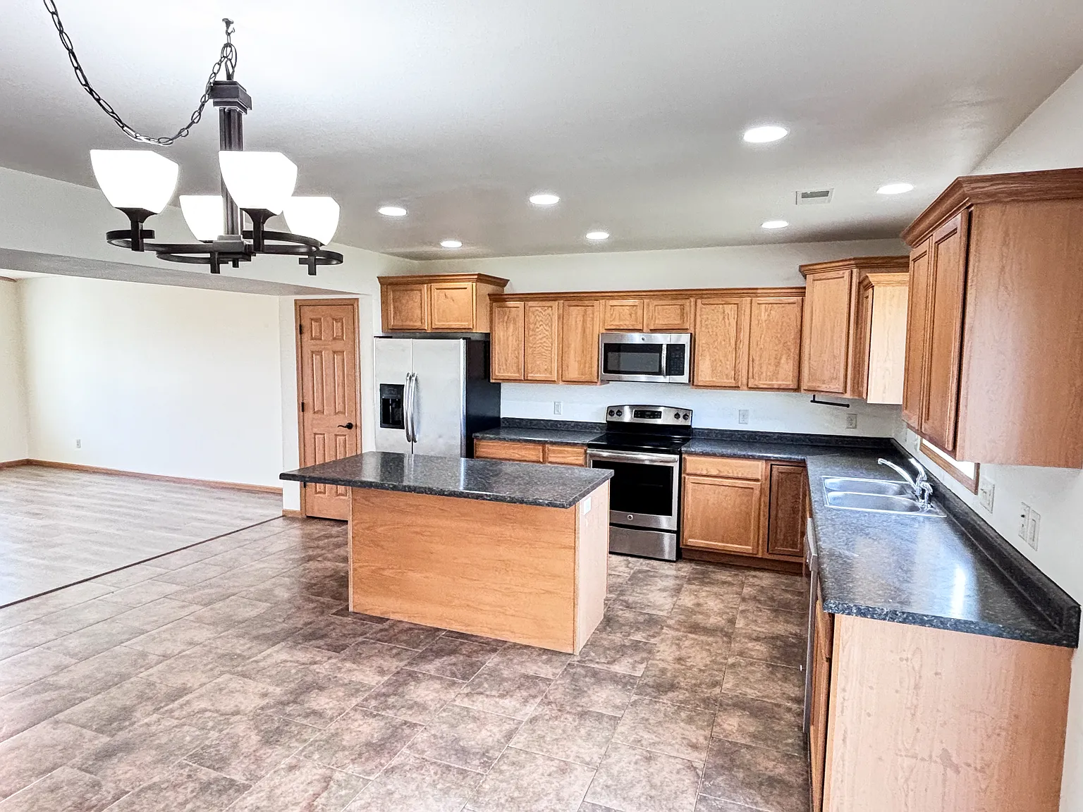 2222 Julie Ave — Photo 3