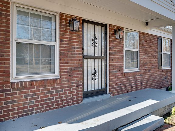 4th image of 534 Wanda Dr