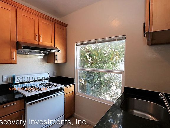 5th image of 451 Wayne Ave APT 2