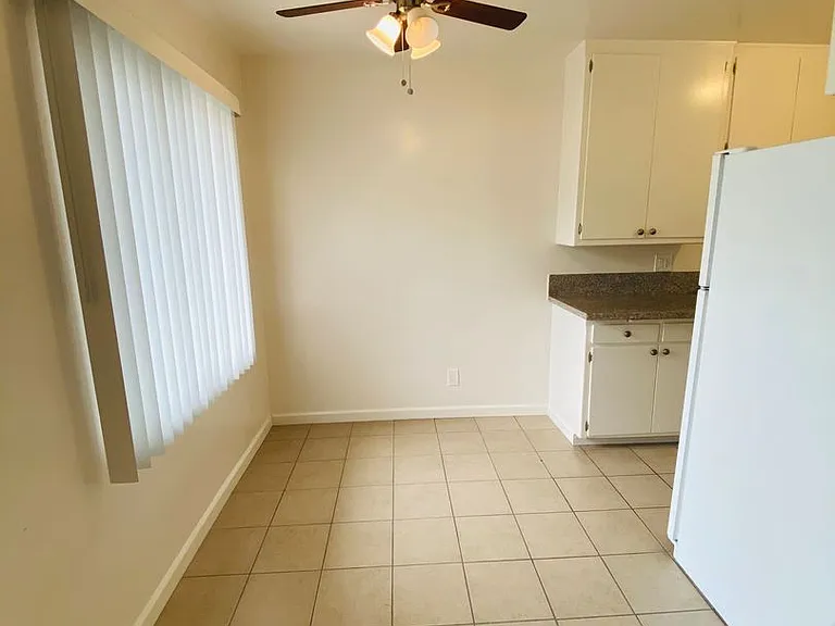 1238 N Kenmore Ave — Photo 3