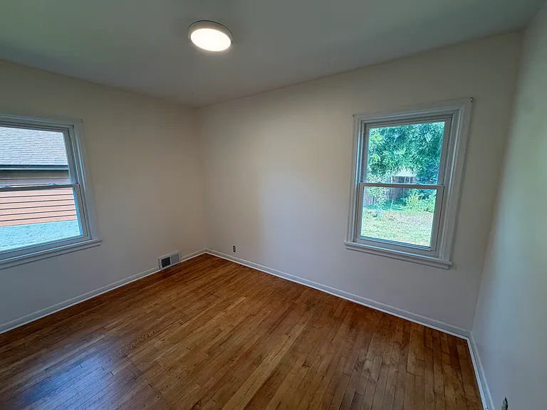 4904 53rd St E — Photo 11