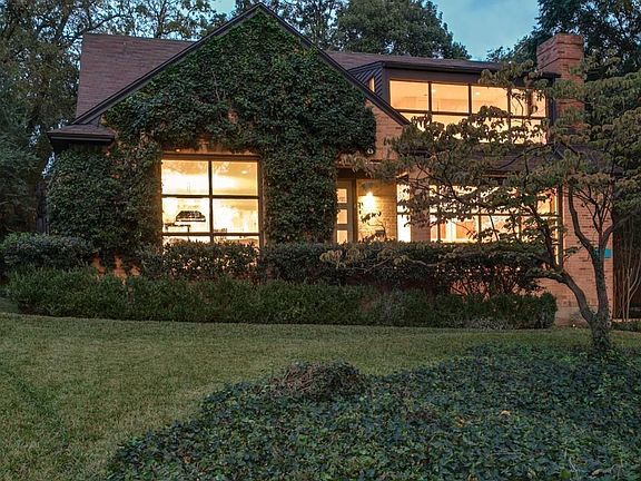 3rd image of 428 Edge Lake Dr