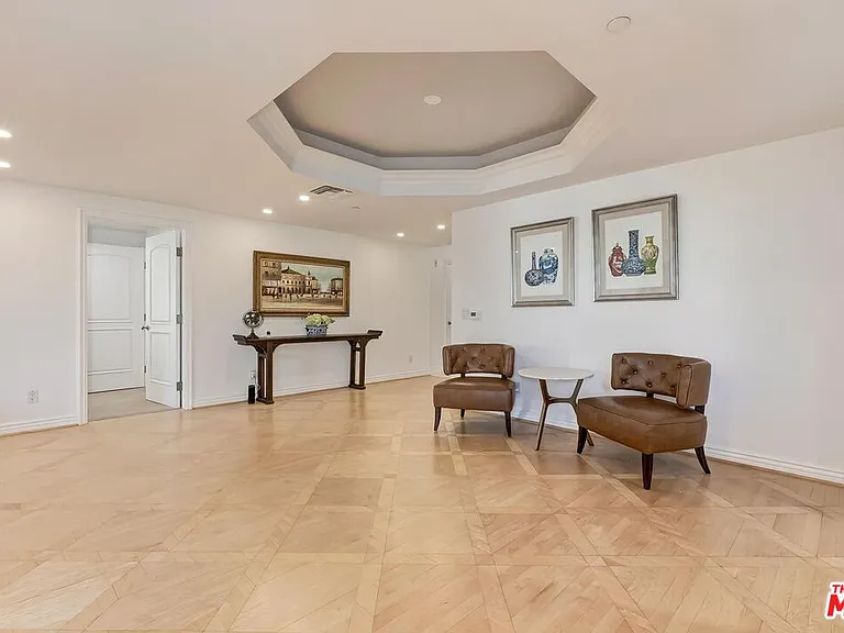 430 N Oakhurst Dr #202 — Photo 10