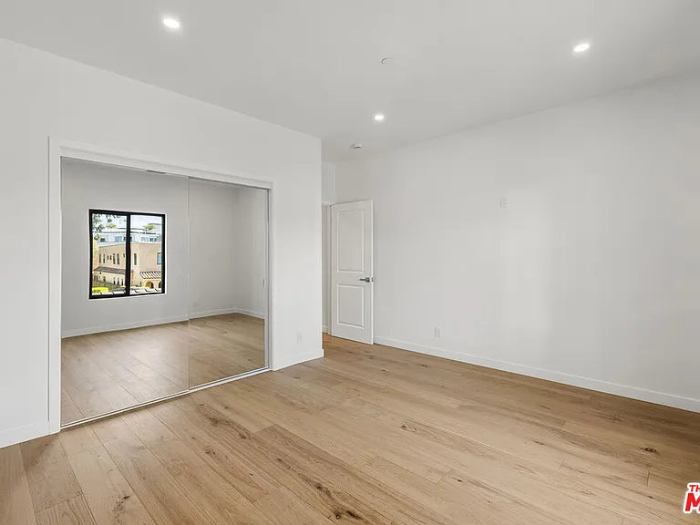 824 N Orange Grove Ave — Photo 26