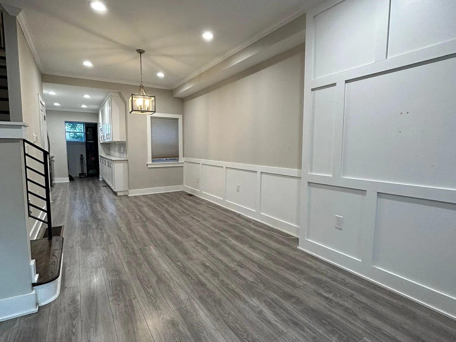 3 bed, 1200 sqft, $2,400 — Photo 2