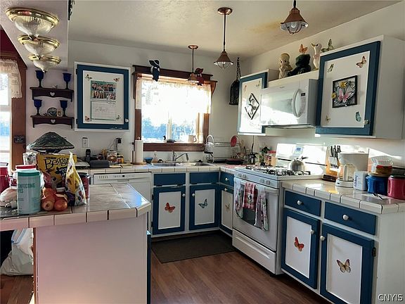 3rd image of 44001 Stine Rd