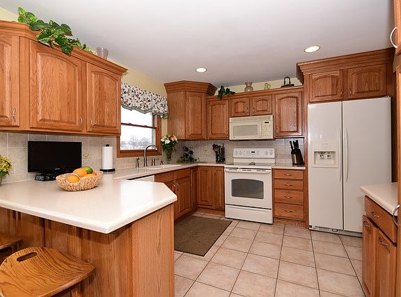 2nd image of 80 Hesterman Dr