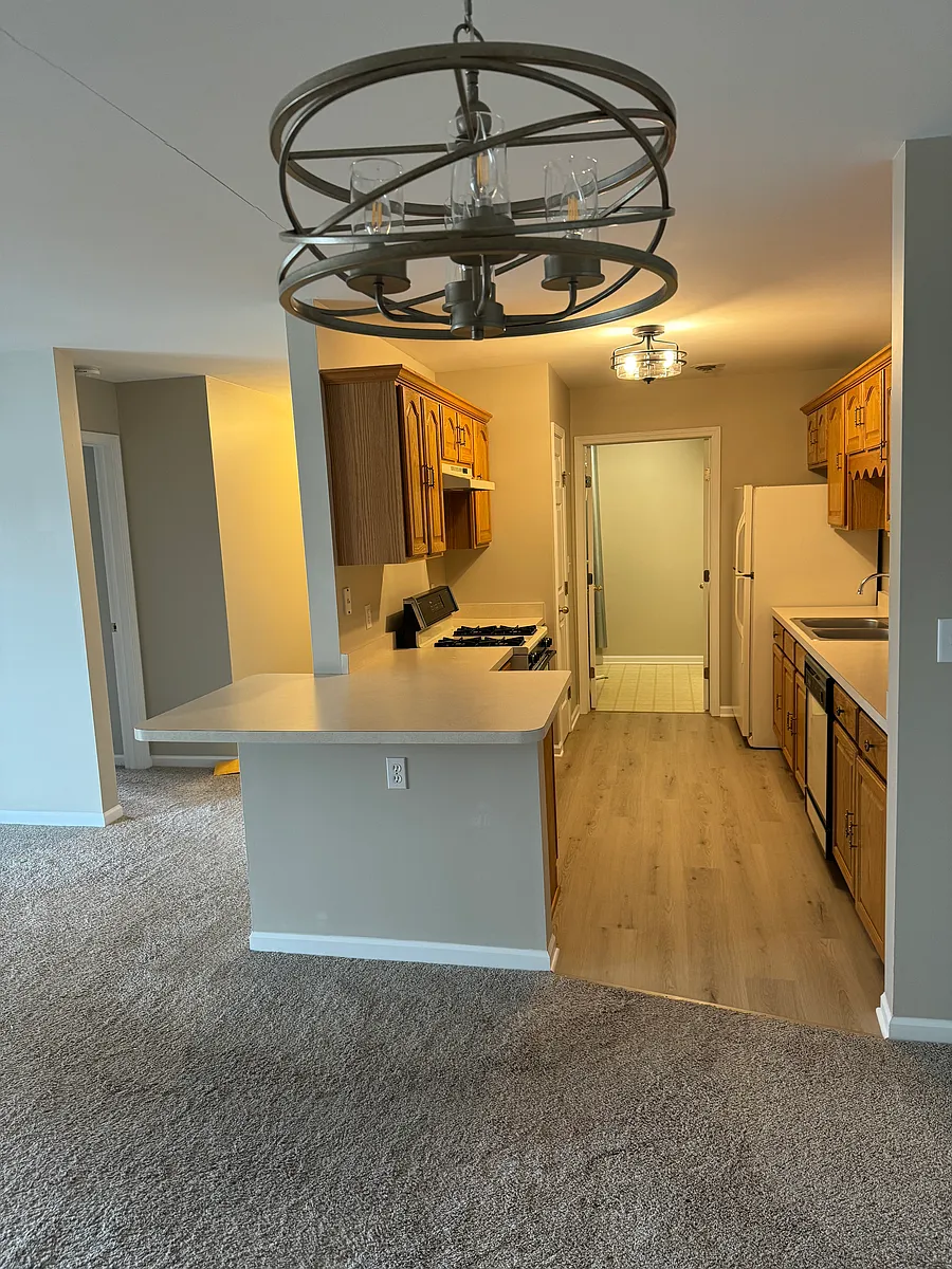 Building Photo - 777 Hidden Oak Trl #2-B