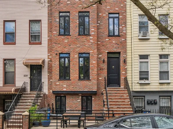 537 Chauncey Street image 19 of 19