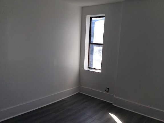 4th image of 380 2nd St APT 3R