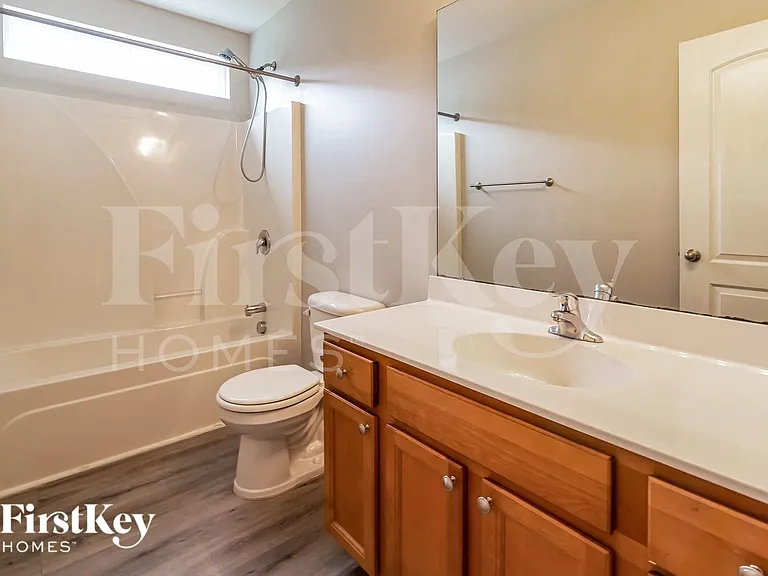 918 Laurel Oak Ln — Photo 13