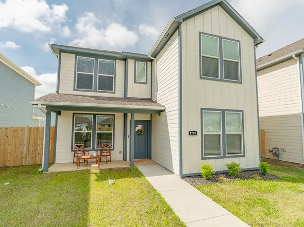 4789 W Triangle St, Fayetteville, AR 72704