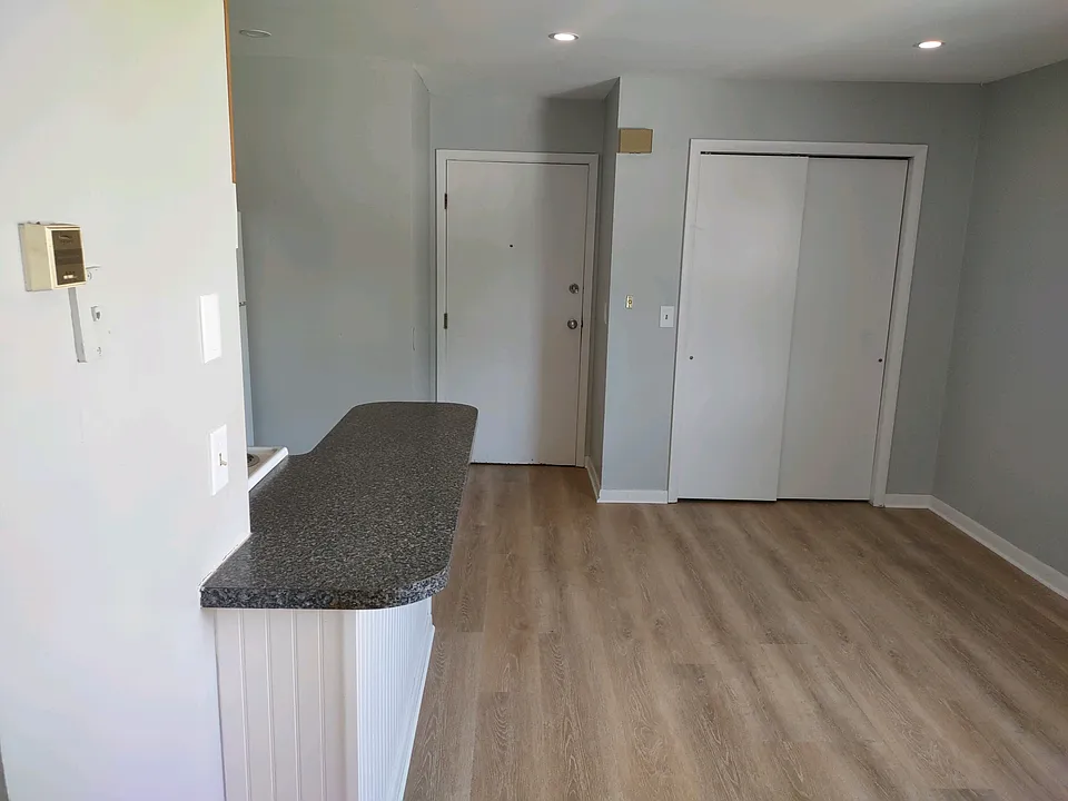 190 Spring St #3