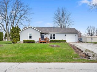 134 Orchard Ln, Columbus Junction, IA 52738