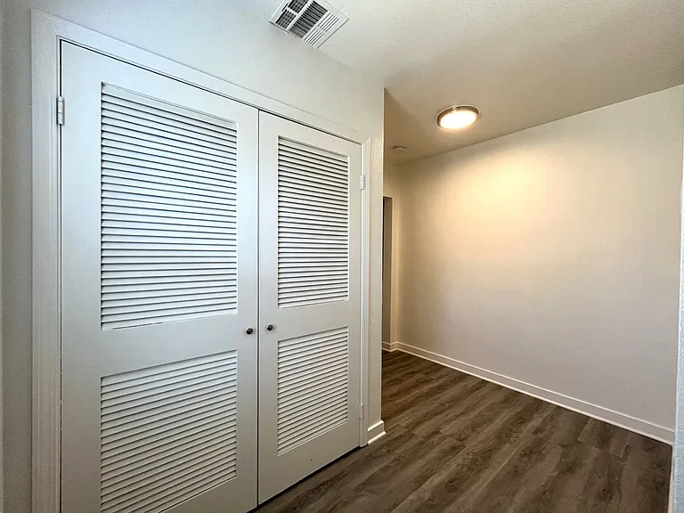 1629 Kendall Dr — Photo 14