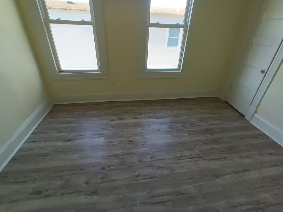 1st image of 720 W 27th St #2
