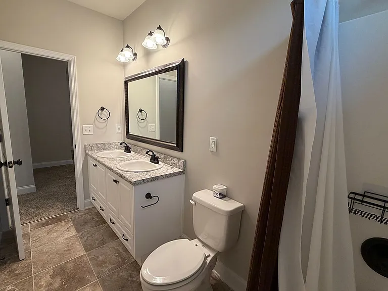 1008 Swan Ct — Photo 17