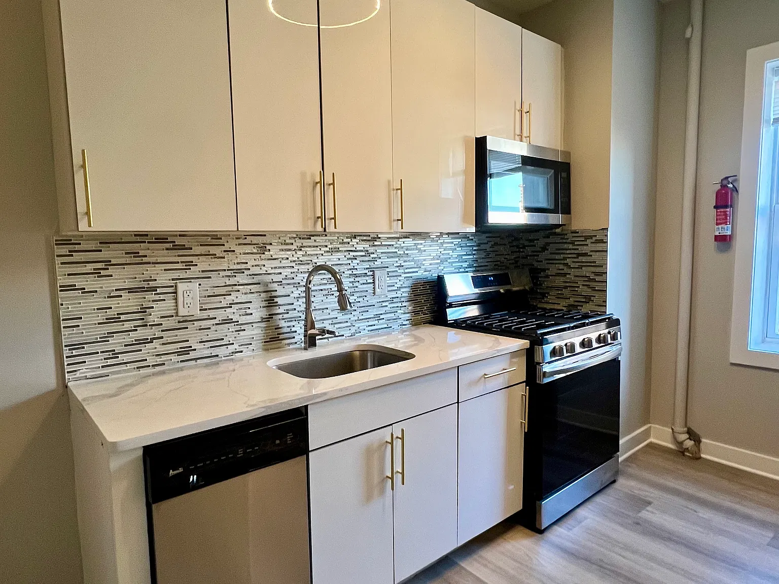 1 bed, 650 sqft, $1,995 — Photo 2