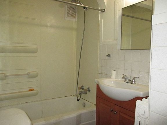 4th image of 312 Culbertson Ave #1