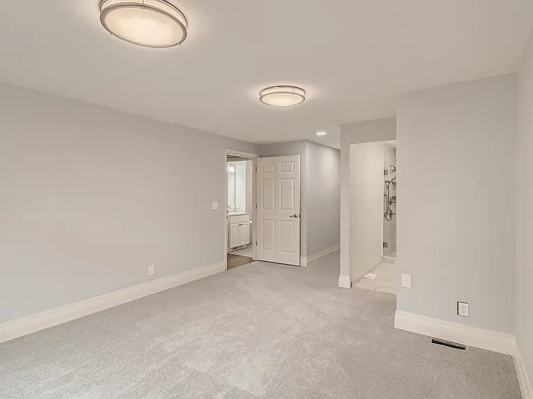 32 Condolea Dr — Photo 9