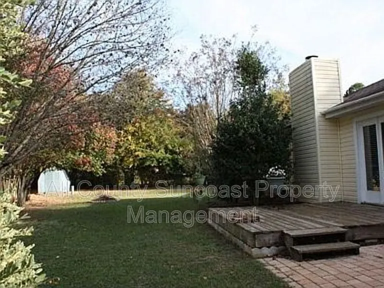 105 Whisper Ct — Photo 13