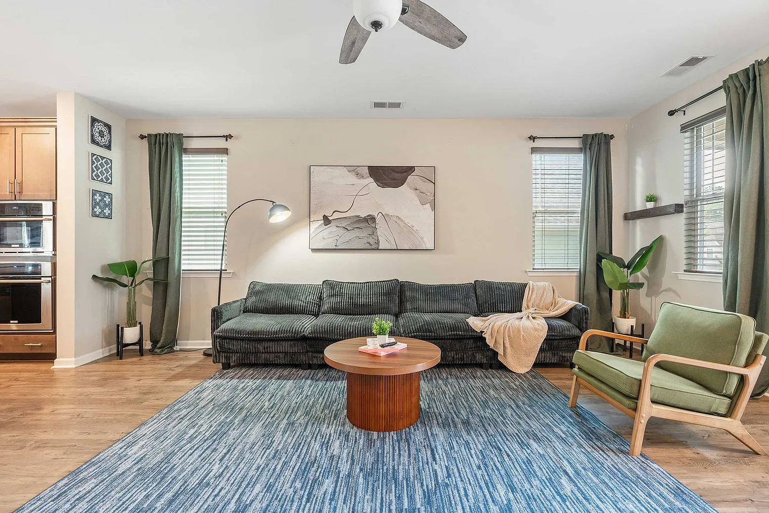5 bed, 3.0 bath, 2873 sqft, $5,317 — Photo 4