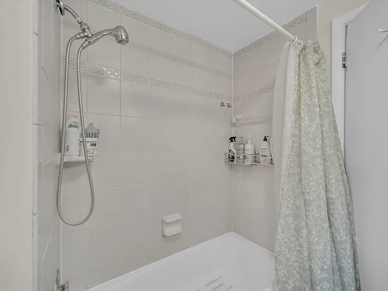 401 Greentree Pkwy — Photo 26