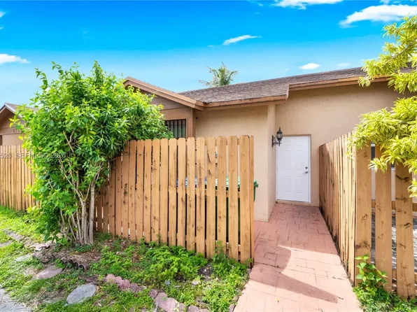 6742 NW 188th Ter, Hialeah, FL 33015