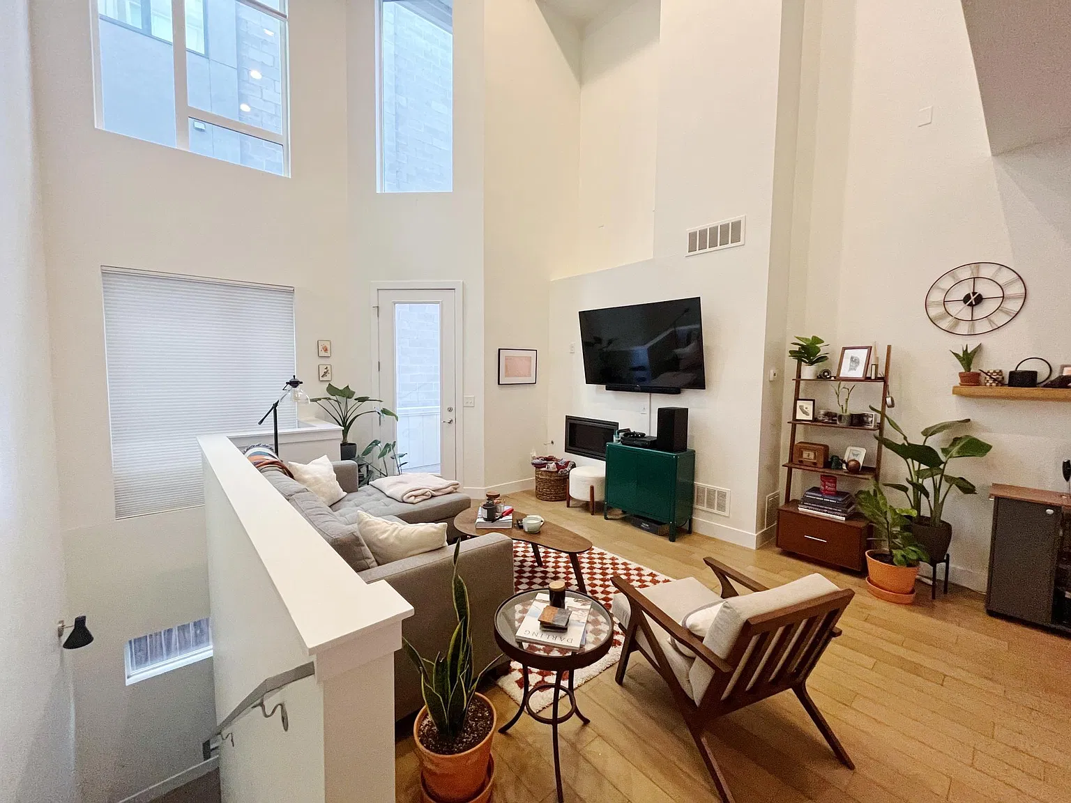2 bed, 1610 sqft, $3,750 — Photo 2