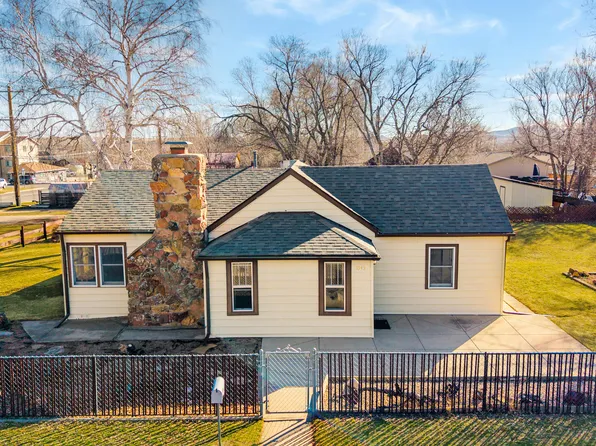1343 Bowman Ave, Sheridan, WY 82801