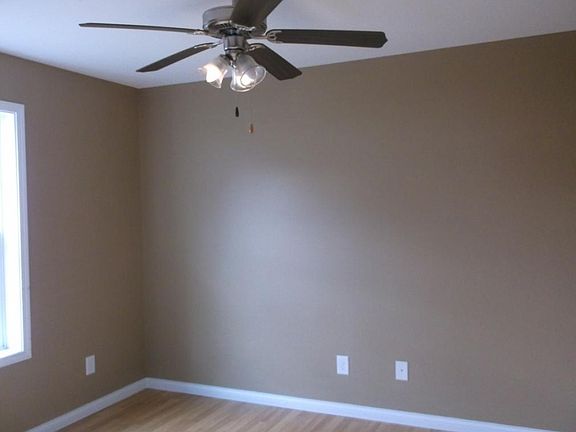 5th image of 3209 Mayfield Dr