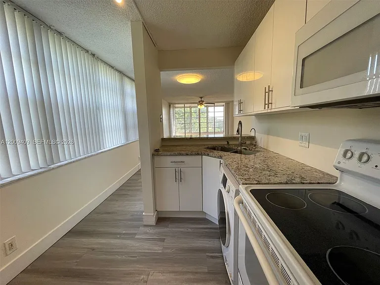 9471 Evergreen Pl #401 — Photo 16