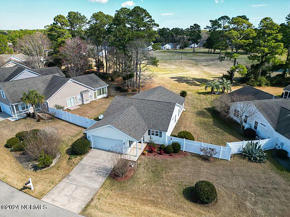 3rd image of 5011 Glen Cove Drive SE