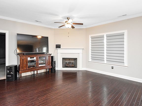 4th image of 5009 Shelterwood Dr NE