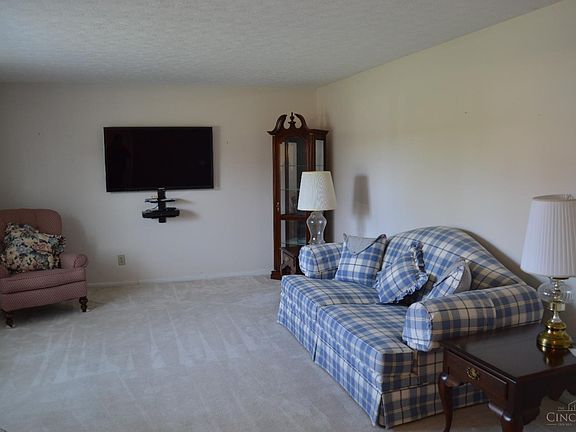 4th image of 472 Charlberth Dr