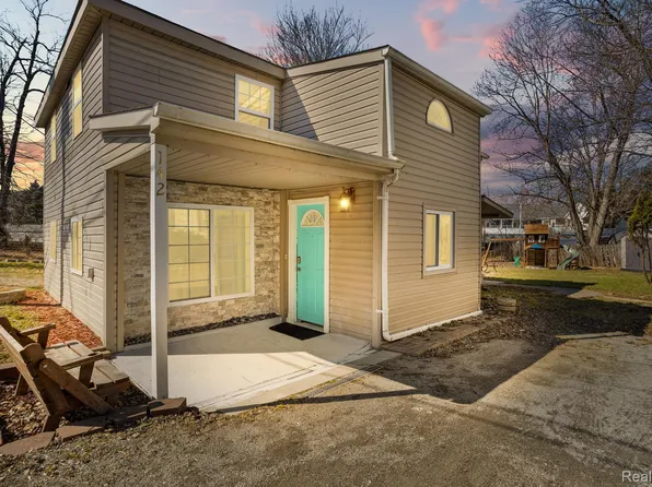 142 Eubank St, Novi, MI 48377