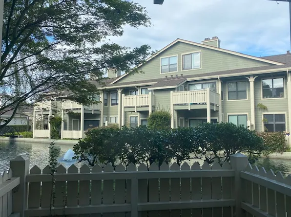 81 Shoreline Ct, Richmond, CA 94804