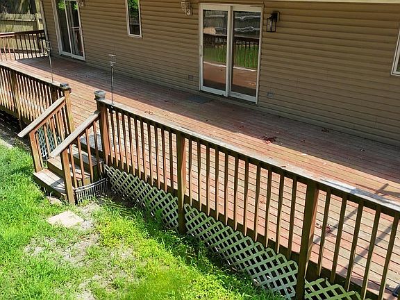 5th image of 833 White Oaks Ln