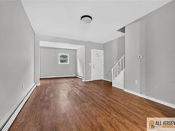 5th image of 62 Washburn Ave #2