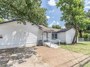 626 N Masters Dr, Dallas, TX 75217
