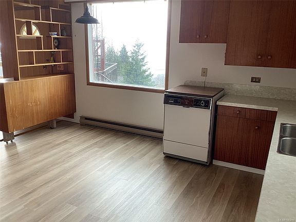 3rd image of 395 2nd St